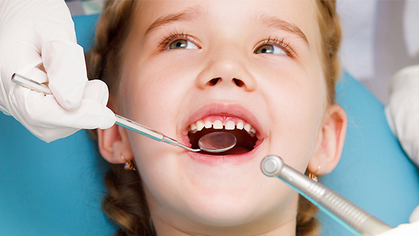 Dịch vụ điều trị sâu răng trẻ em - Nha khoa Quốc tế DND